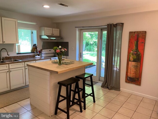 Photo - 2435 Westminster Dr