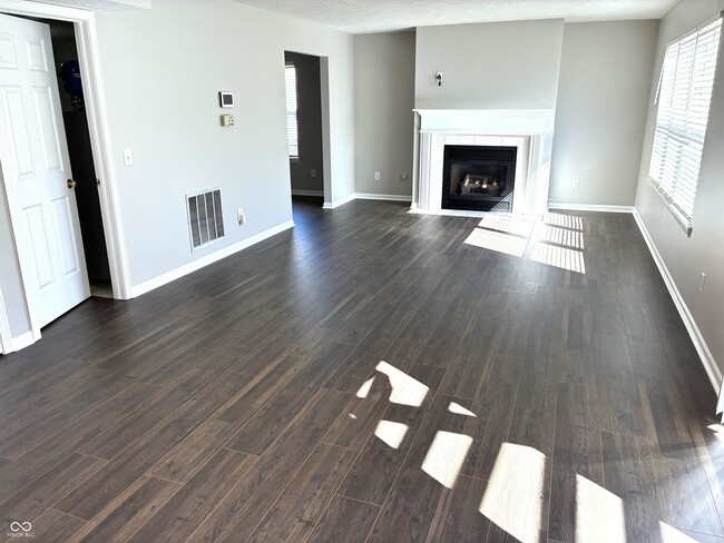Photo - 5761 Cantigny Way S