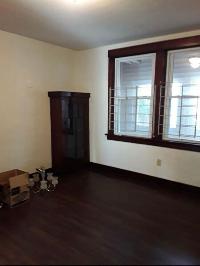 Photo - 339 Semple St Unit 339 semple apt 2