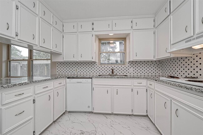 Photo - 26414 Maplewood Dr