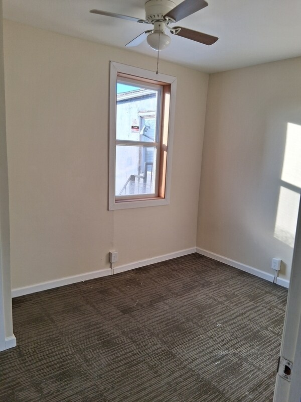 Photo - 112 S 6th St