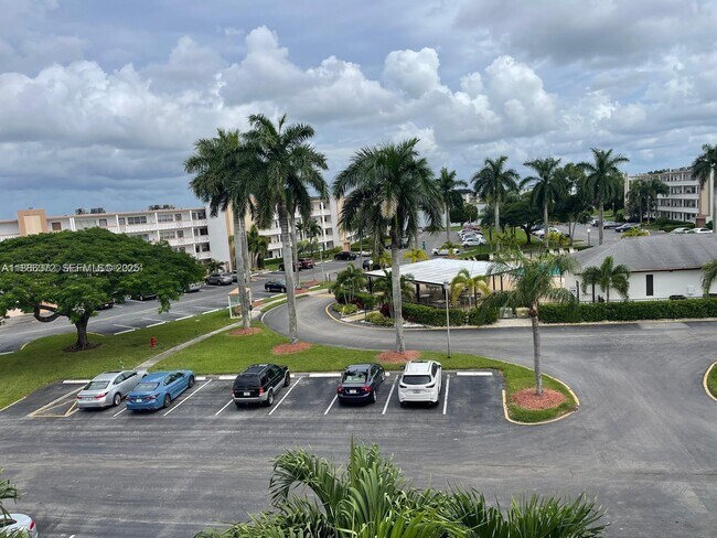 Photo - 1072 Cornwall D Unit 1072