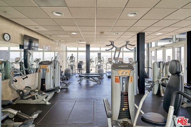 Photo - 3810 Wilshire Blvd Unidad 1411