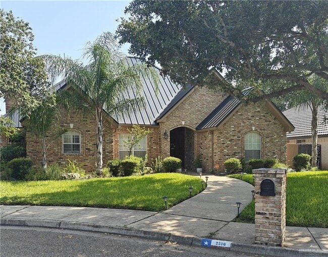 Building Photo - 12 Sequoia Dr