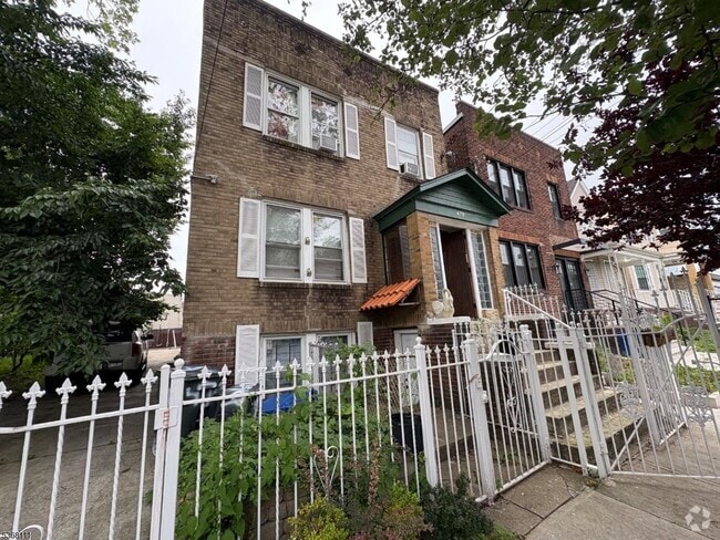 Building Photo - 479 S 20th St Rental