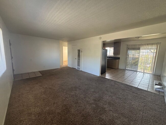 Photo - 701 E Oakland