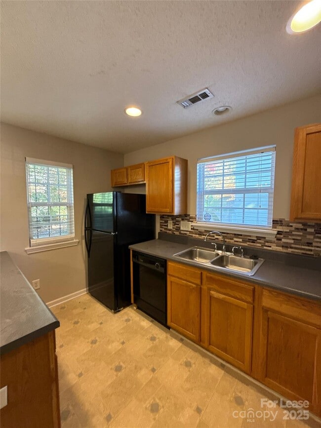 Photo - 5229 Ficus Tree Ln