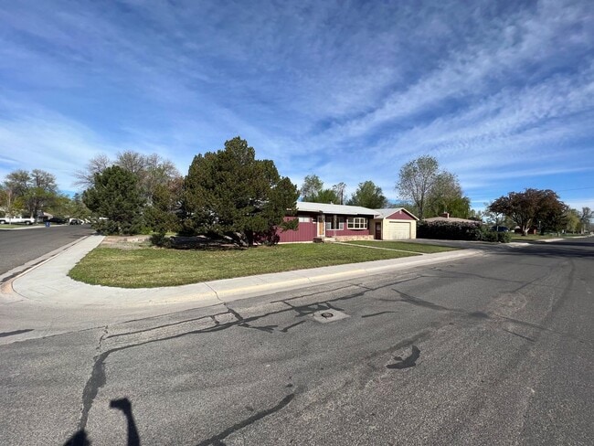 Photo - 3 Bed 2 Bath House with Attached 2 Car Garage & Trailer Parking