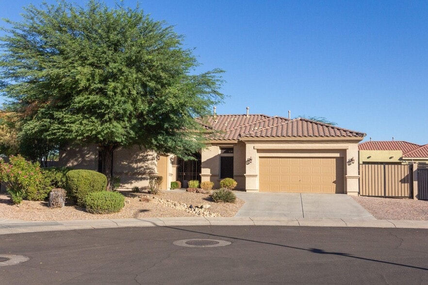 9864 W Echo Ln