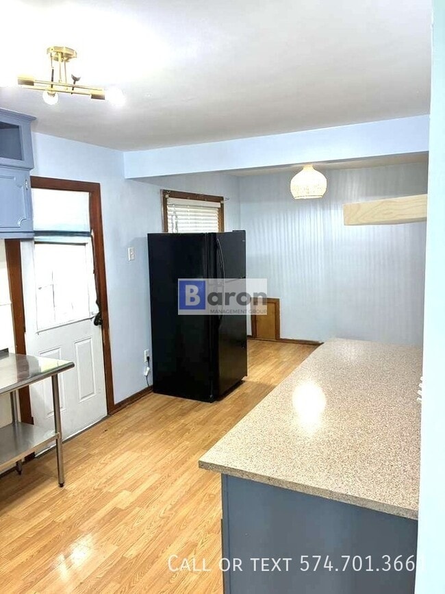 Photo - 448 Park Dr