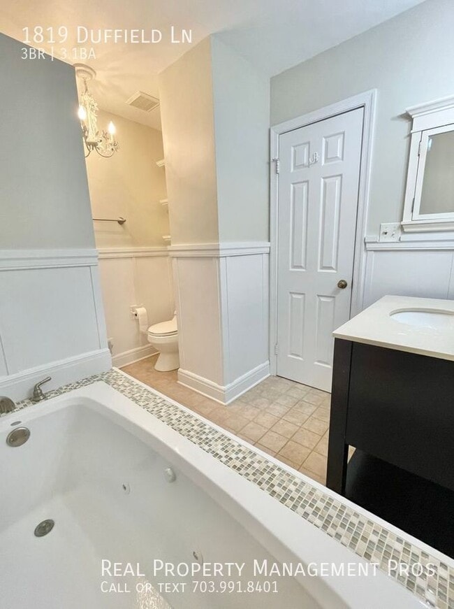 Photo - 1819 Duffield Ln