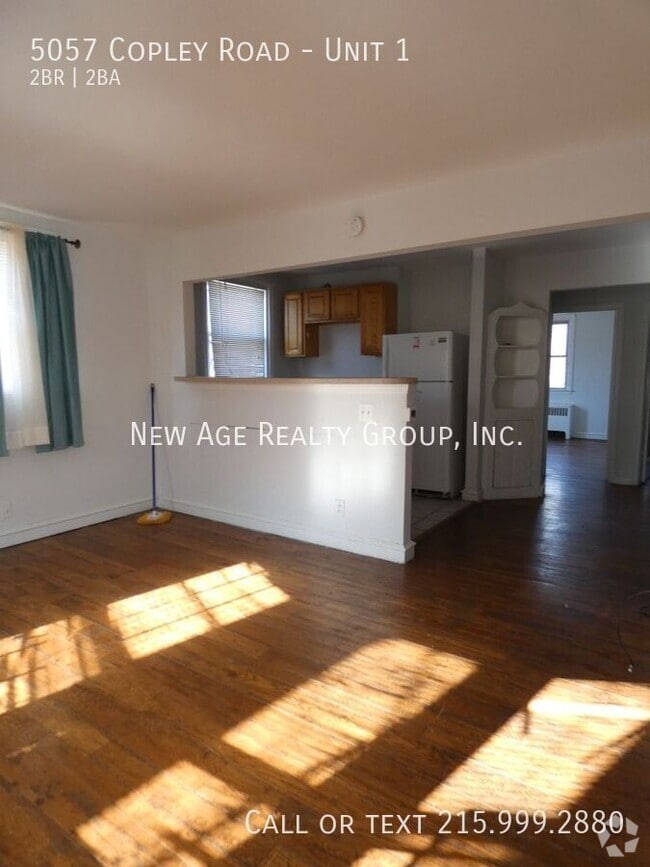 Building Photo - Large 2 bedroom, 1.5 bathroom apartment lo... Unit 1