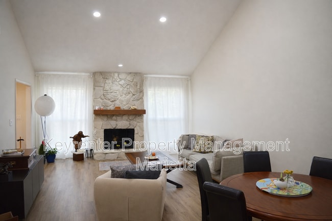 Photo - 603 Serramonte Dr