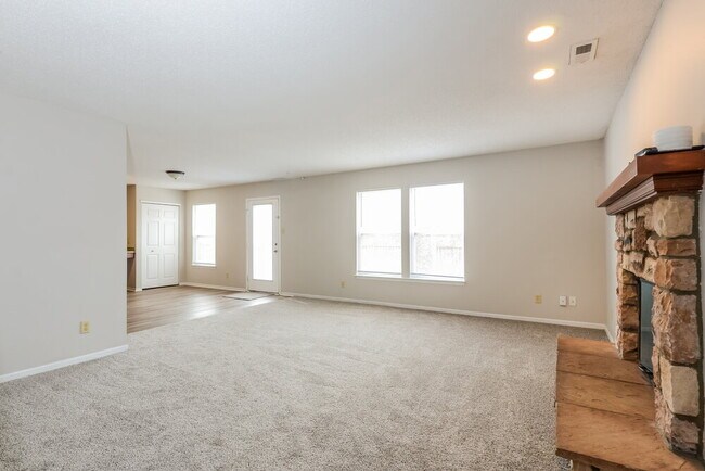 Photo - 2012 Southernwood Ln