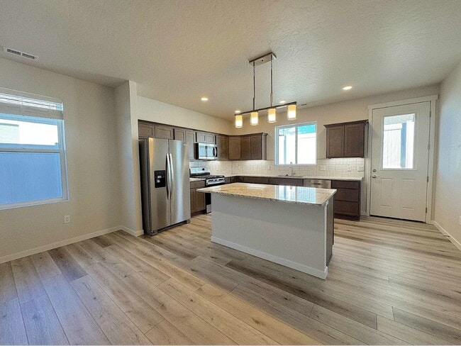 Photo - 2452 Park Vista St