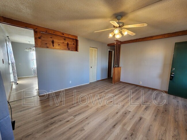 Photo - 795 S 6th St