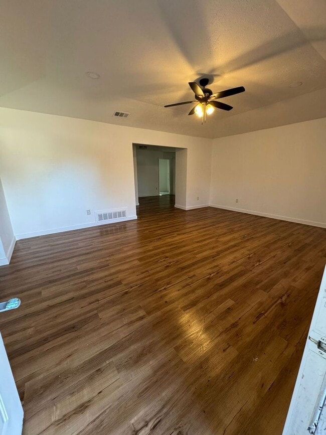 Photo - 2750 Ridgewood St