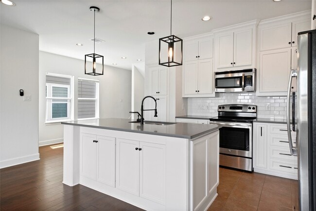 5408 Jonathan Ln