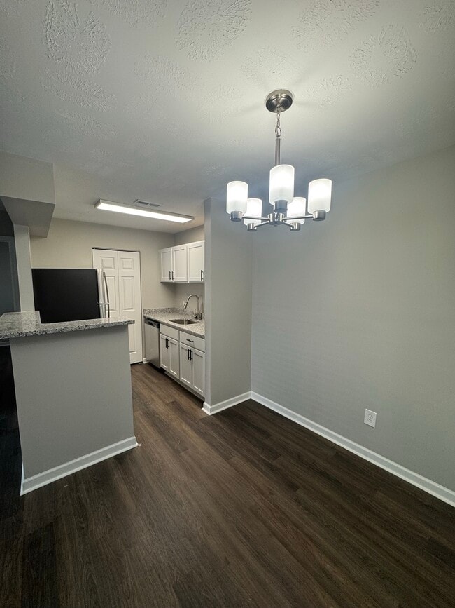 Photo - Rivercreek Apartments