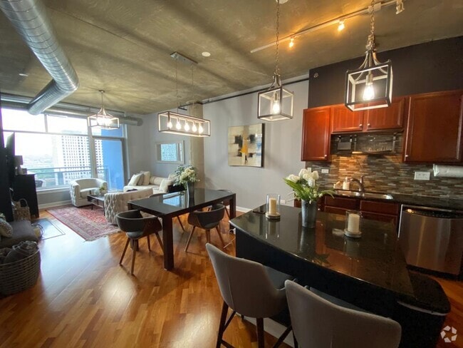 Building Photo - 1305 S Michigan Ave Unit 1204 Rental