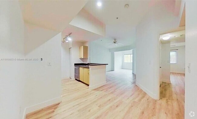 Building Photo - 2544 Centergate Dr Unit 303 Rental