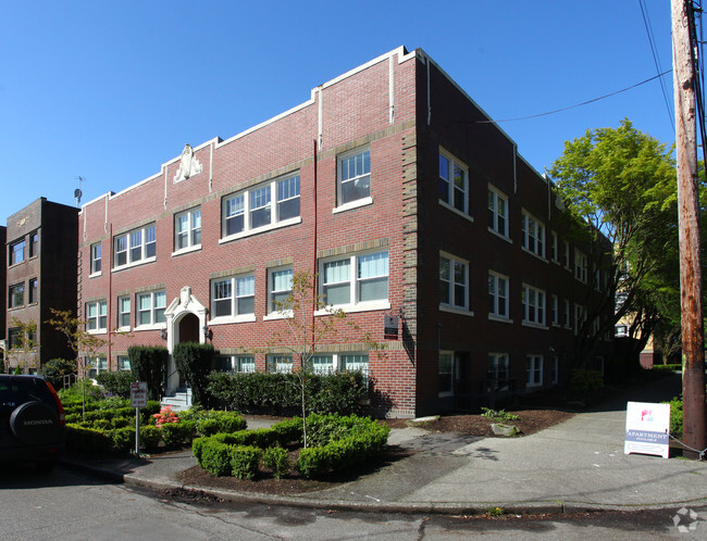 Building Photo - The Wellington Rental