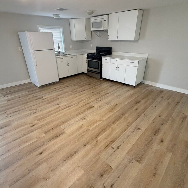 Photo - 6934 Schley St