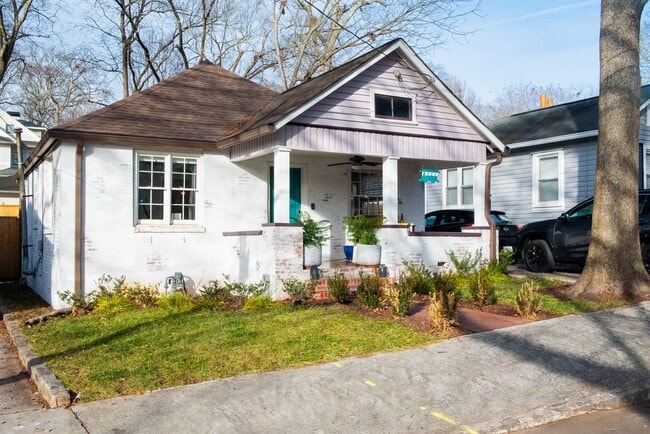 Photo - 870 Vera St SE