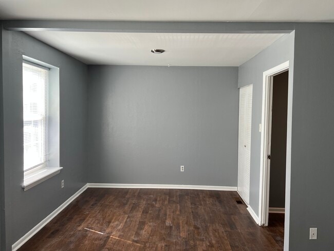 Photo - 1814 Regal Dr