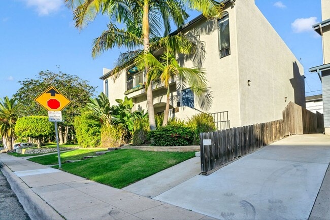 Photo - Great 3/2 in Crown Point!  Across from the street from bay access and available immediately!