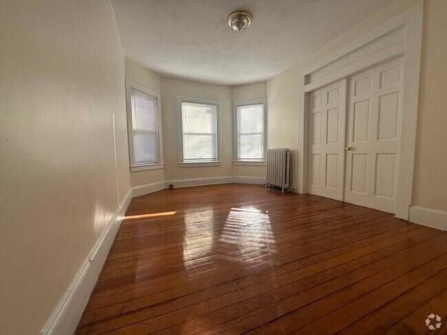 Building Photo - 30 Frost St Unit 2 Rental