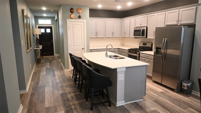 Photo - 127 Winged Elm Ct