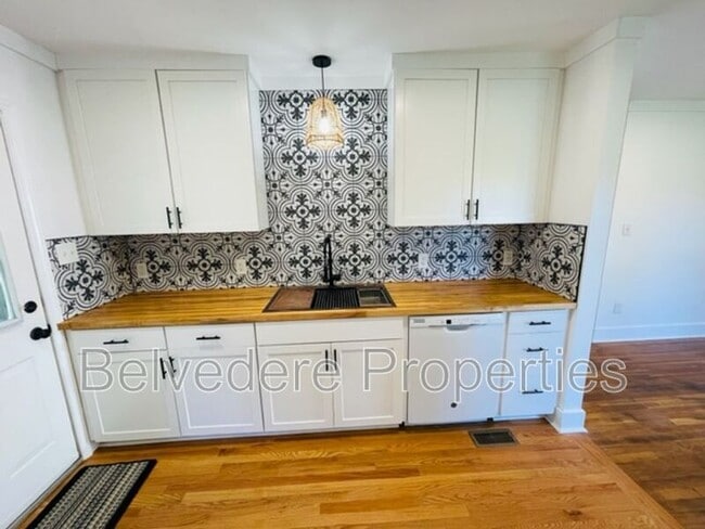 Photo - 2721 Stratford Dr
