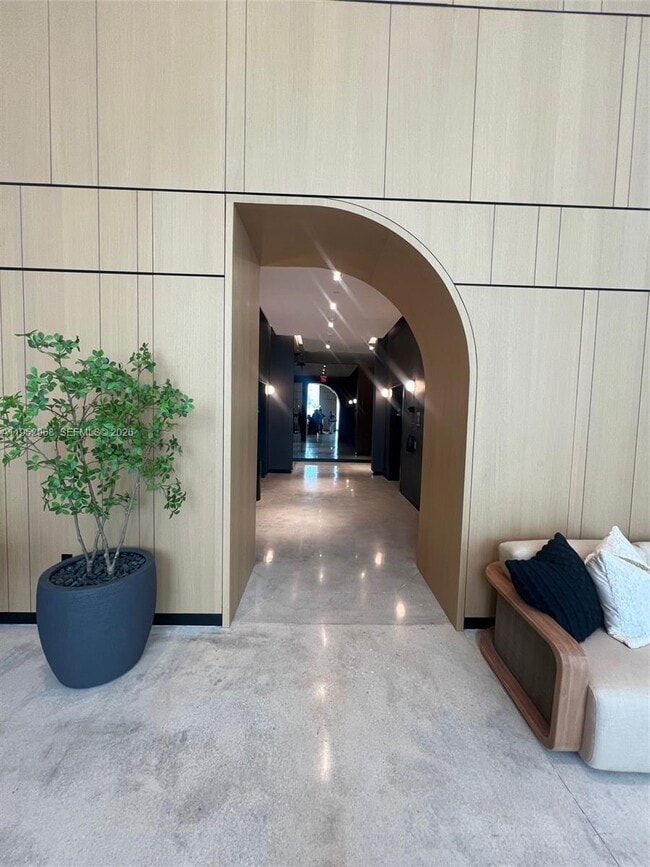 Photo - 121 NE 5th St Unidad 701 A