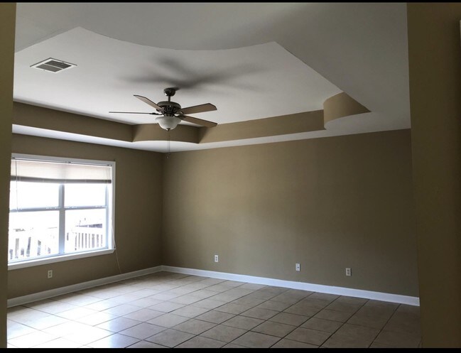 Photo - 6155 E Lamar St