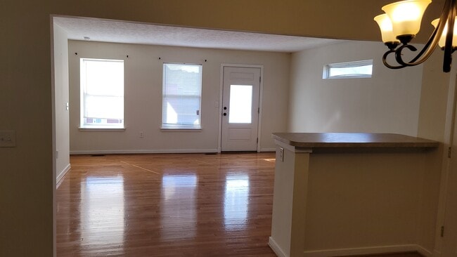 Photo - 1252 Frost Pl