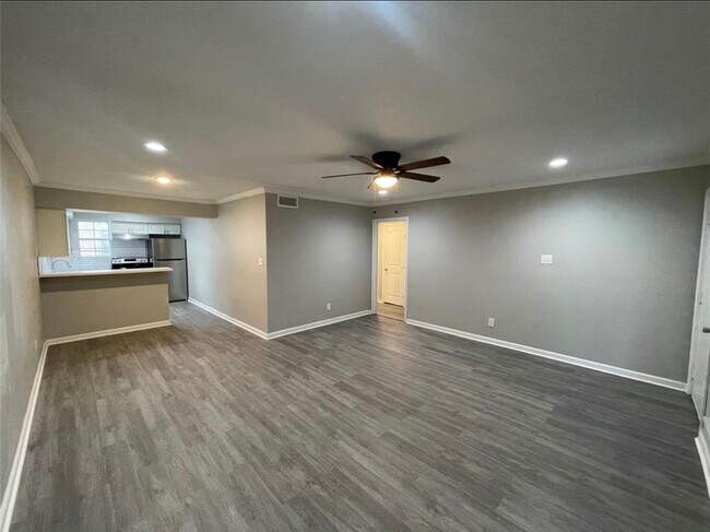 Photo - 9711 Linkmeadow Ln Unit True