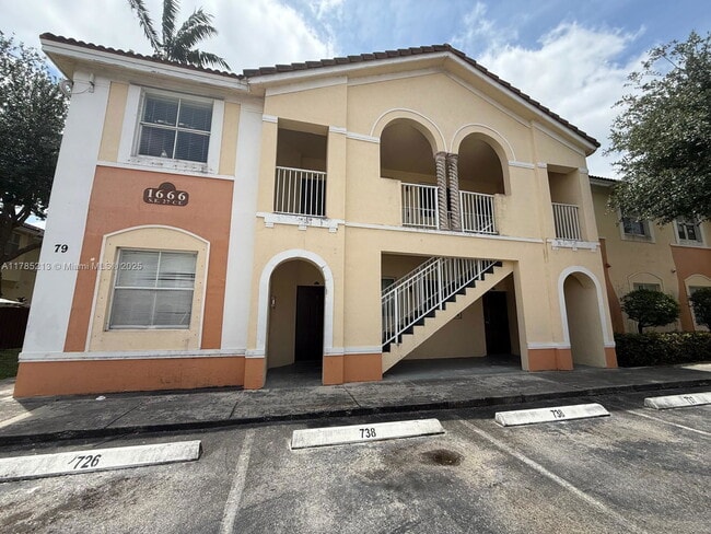 Building Photo - 1666 SE 27th Ct Unit 109 Rental