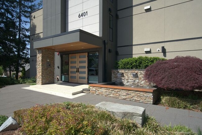 Photo - 6401 Lake Washington Blvd NE Unit #303