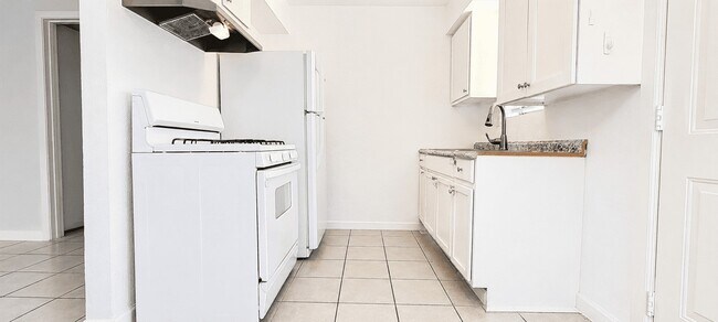 Photo - 7818 Oak Knoll Ln