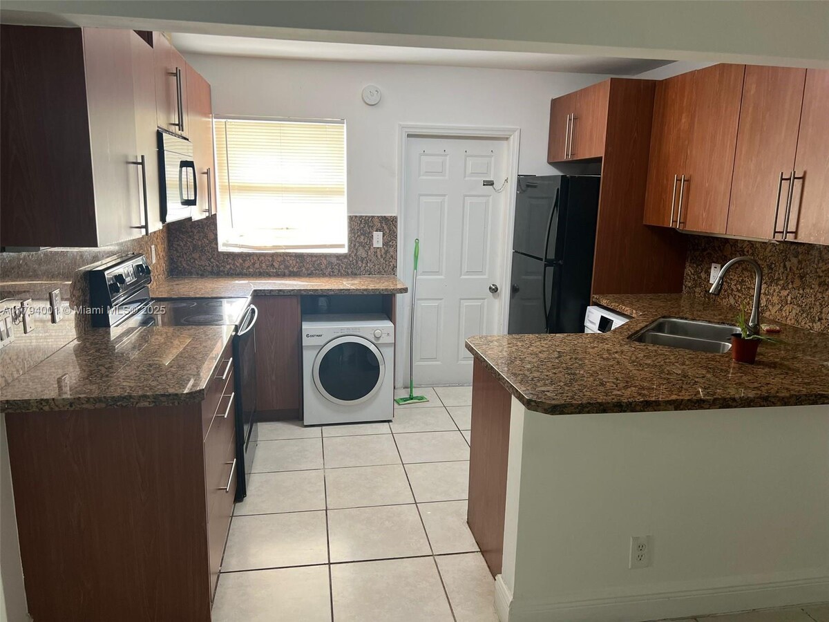 Photo - 9203 NW 38th Dr Apartment Unit 6