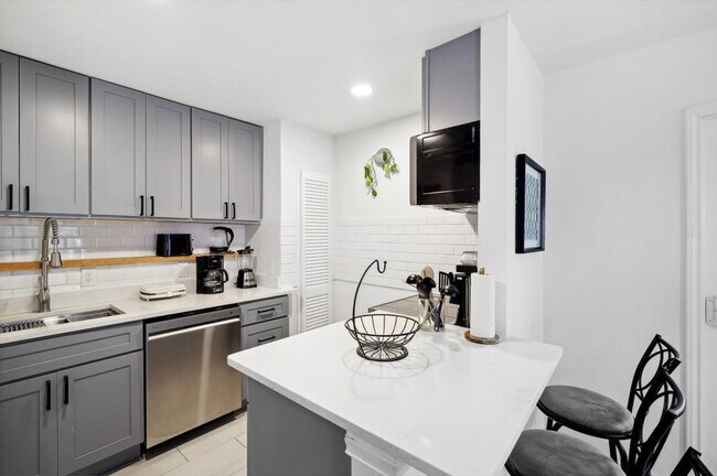 Photo - 1909 California Dr Unit ID1019615P
