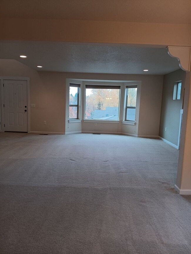 Photo - Beautiful Townhouse in West Salem is Ready For You!