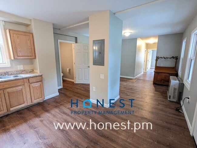 46 Oak St Unit 1