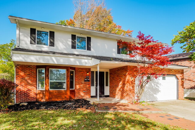 Photo - 4943 Almont Dr House