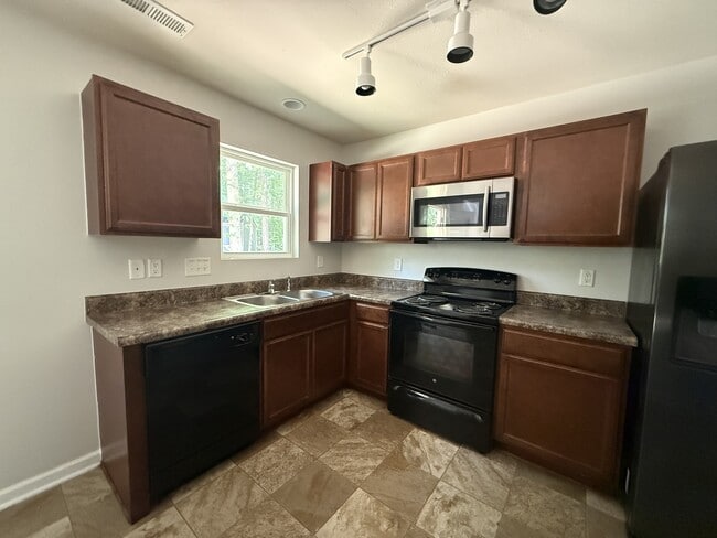 Photo - 408 Polly Dr