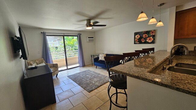 Building Photo - Turned key fully furnished 3 bedroom in Ki... Rental