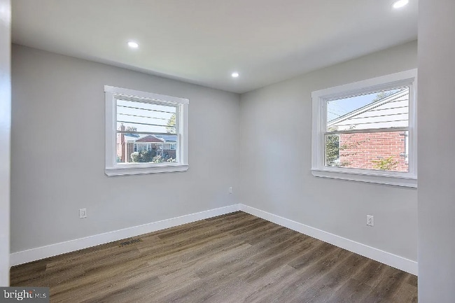 Photo - 2006 Lakewood St