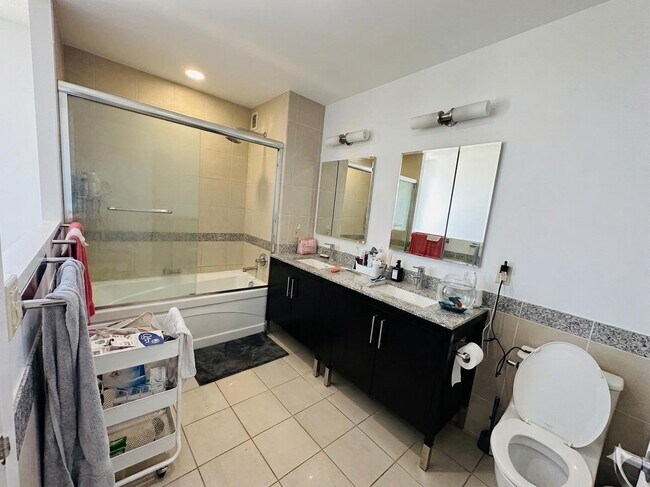 Photo - 1 Shore Ln Unidad 2308