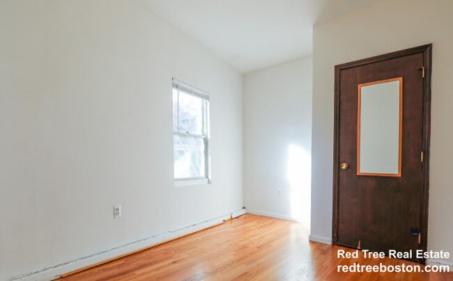 Photo - 10 Shepard St